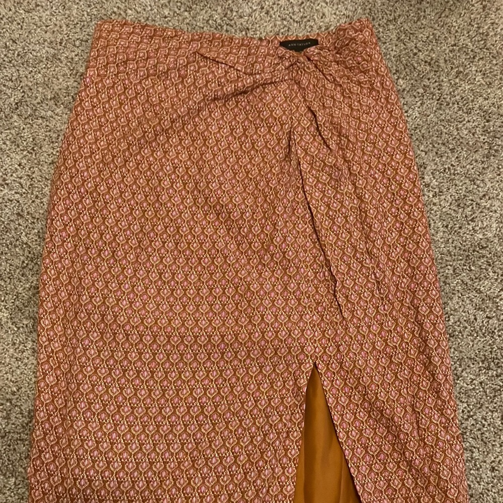 NWT Ann Taylor Skirt. Sz 10